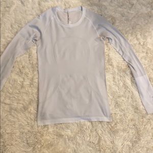 Lululemon Swiftly Tech Long Sleeve 2.0